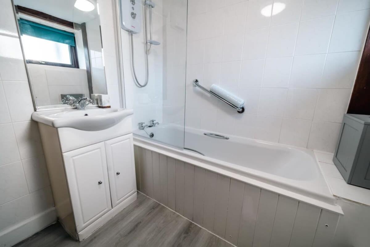 Lovely 2 Bedroom Coastal Cottage Near バッド エクステリア 写真